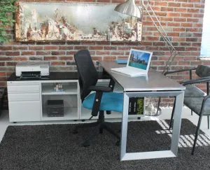 Aviator Workstation with Storage