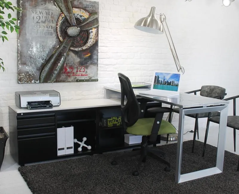 Aviator Workstation with Storage