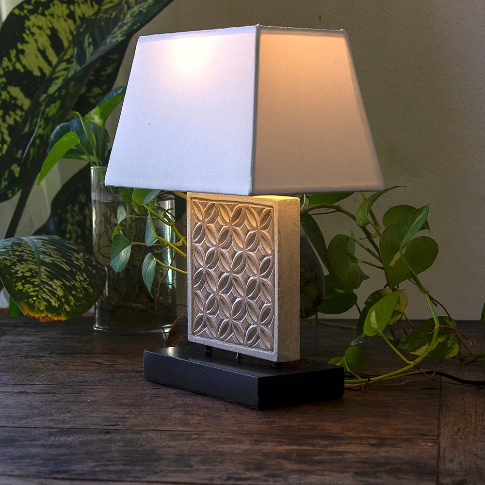 Carved Table Lamp 'Batik' - White