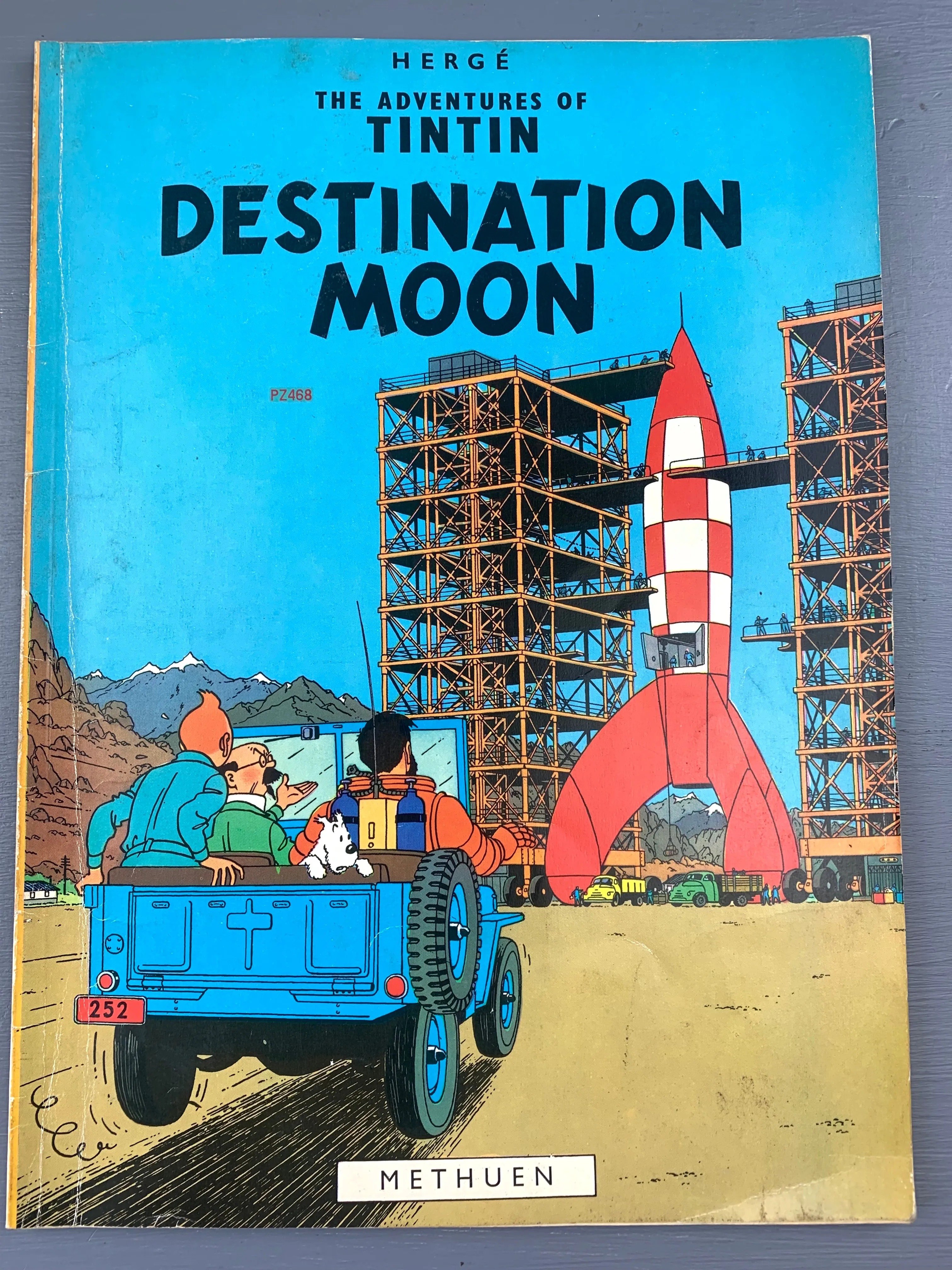Destination Moon - Tintin 1974 Methuen 1st UK Paperback Edition Book