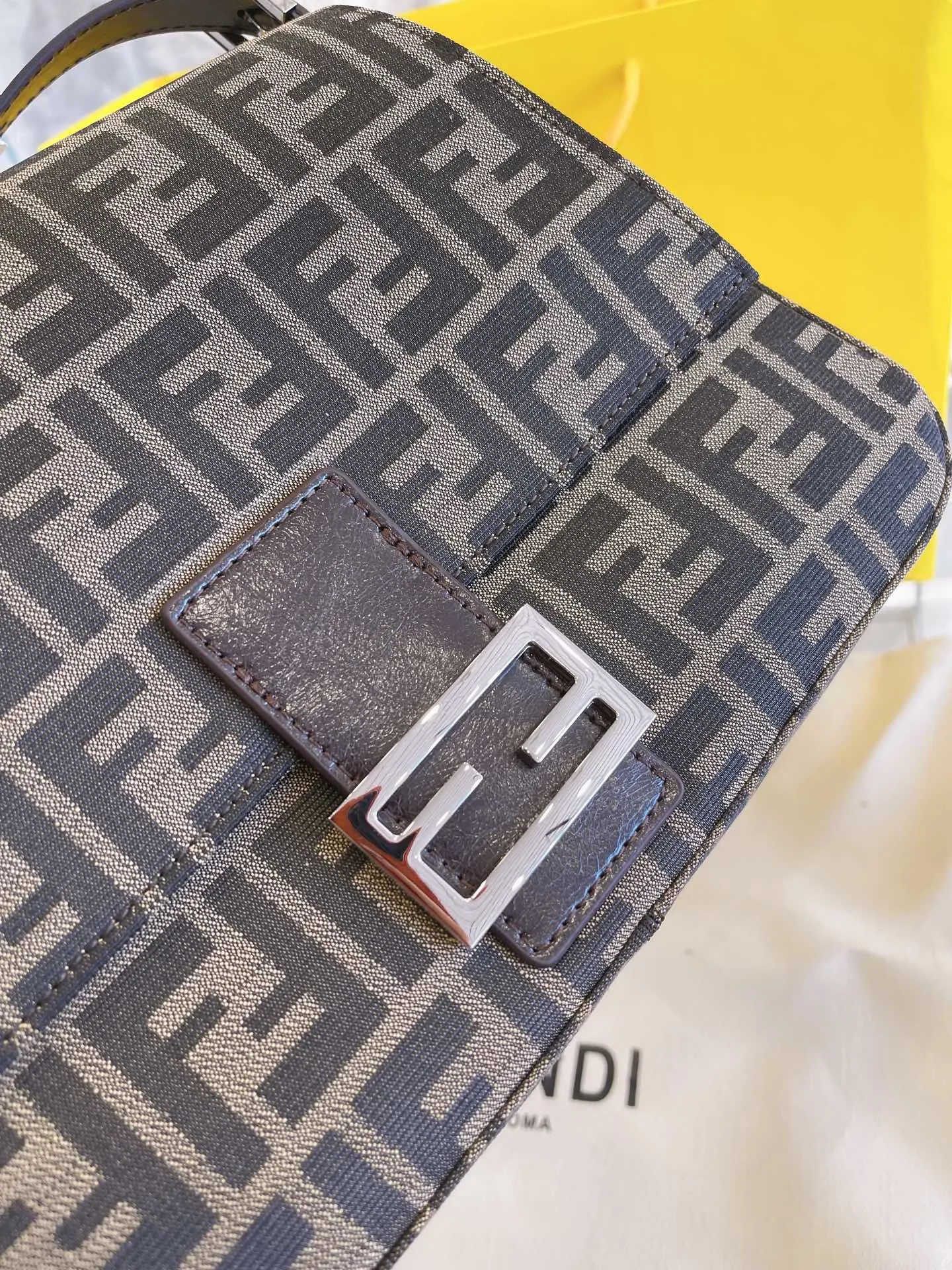 EN   Designer bags by Fendi 201