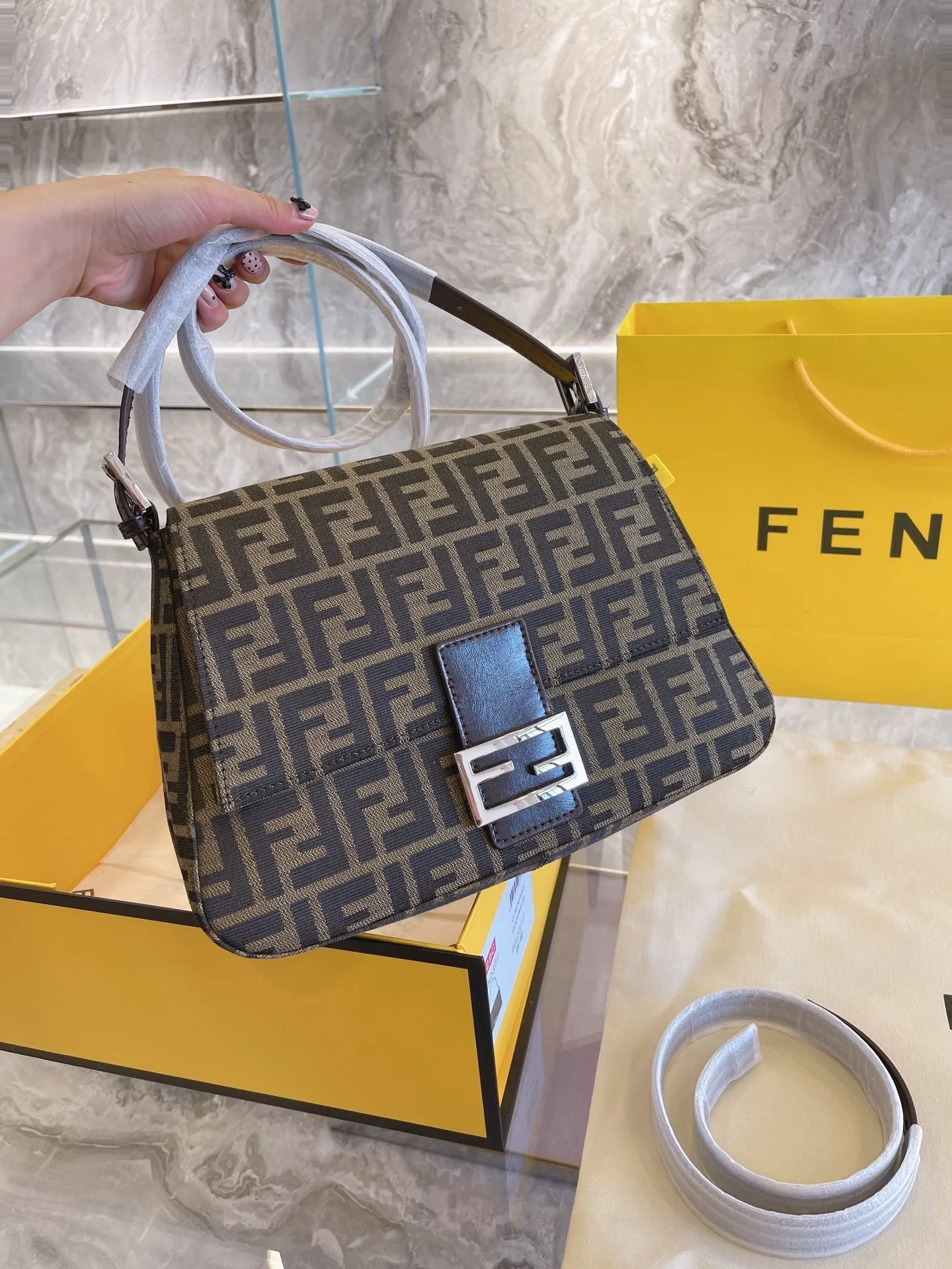 EN   Designer bags by Fendi 201