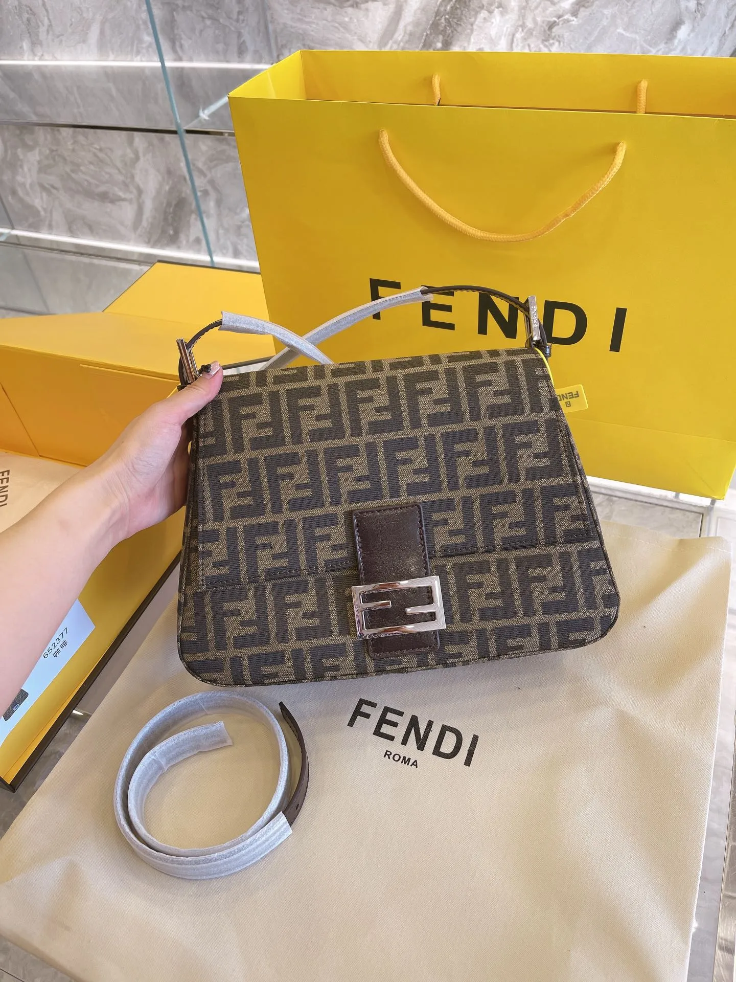 EN   Designer bags by Fendi 201