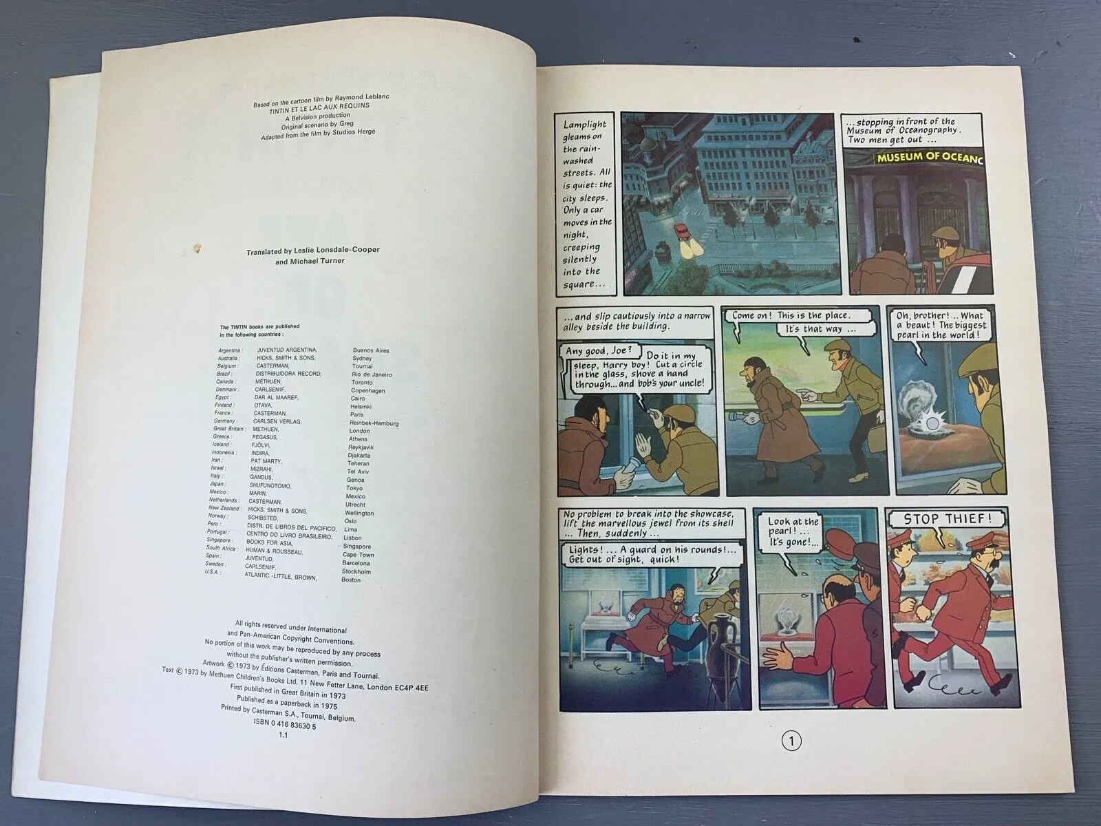 Lake of Sharks - Methuen 1975 1st UK Paperback Edition Rare Tintin Book Herge