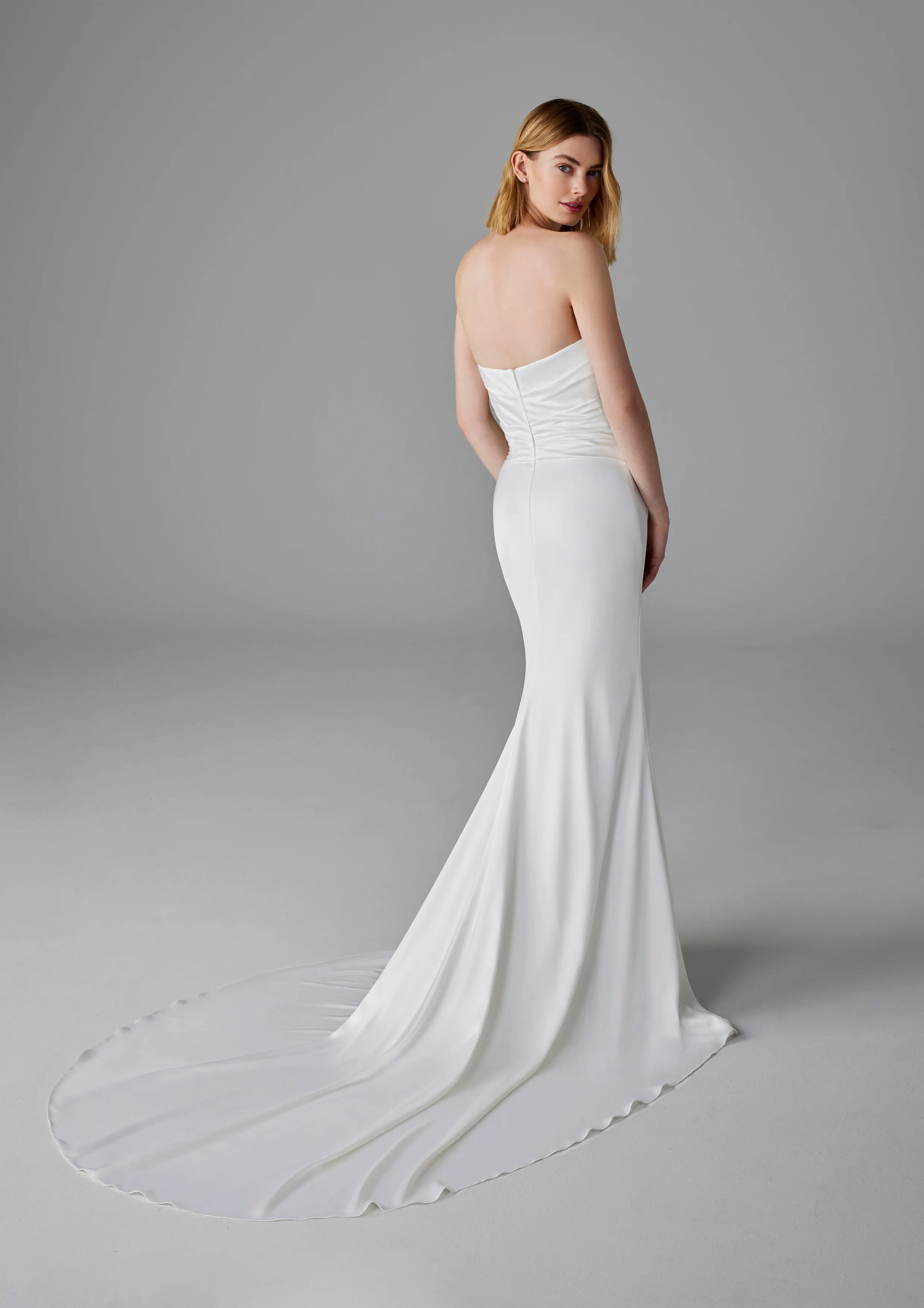 Pronovias: Romentina