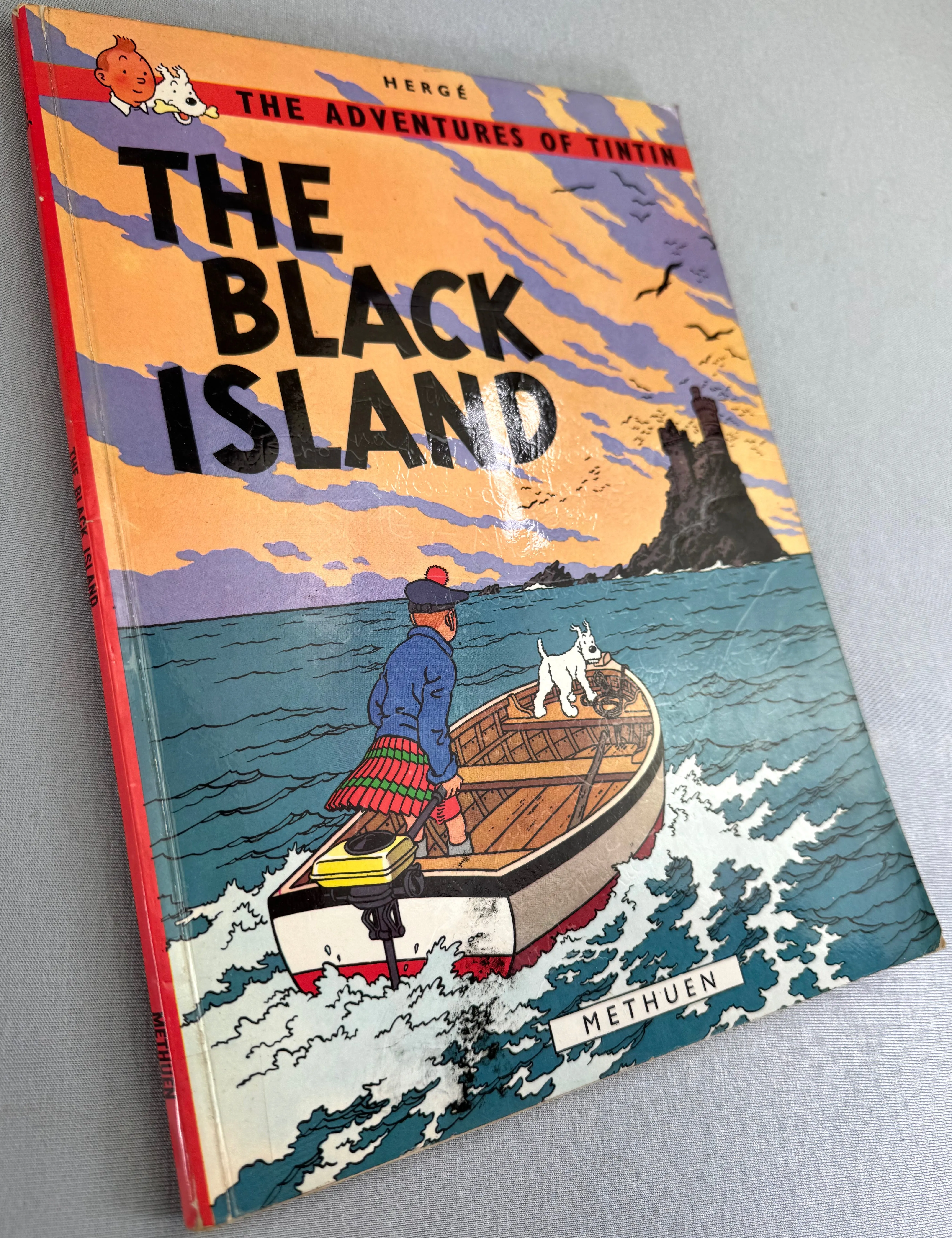The Black Island - Methuen 1972 1st UK Paperback Edition Rare Tintin Book Herge