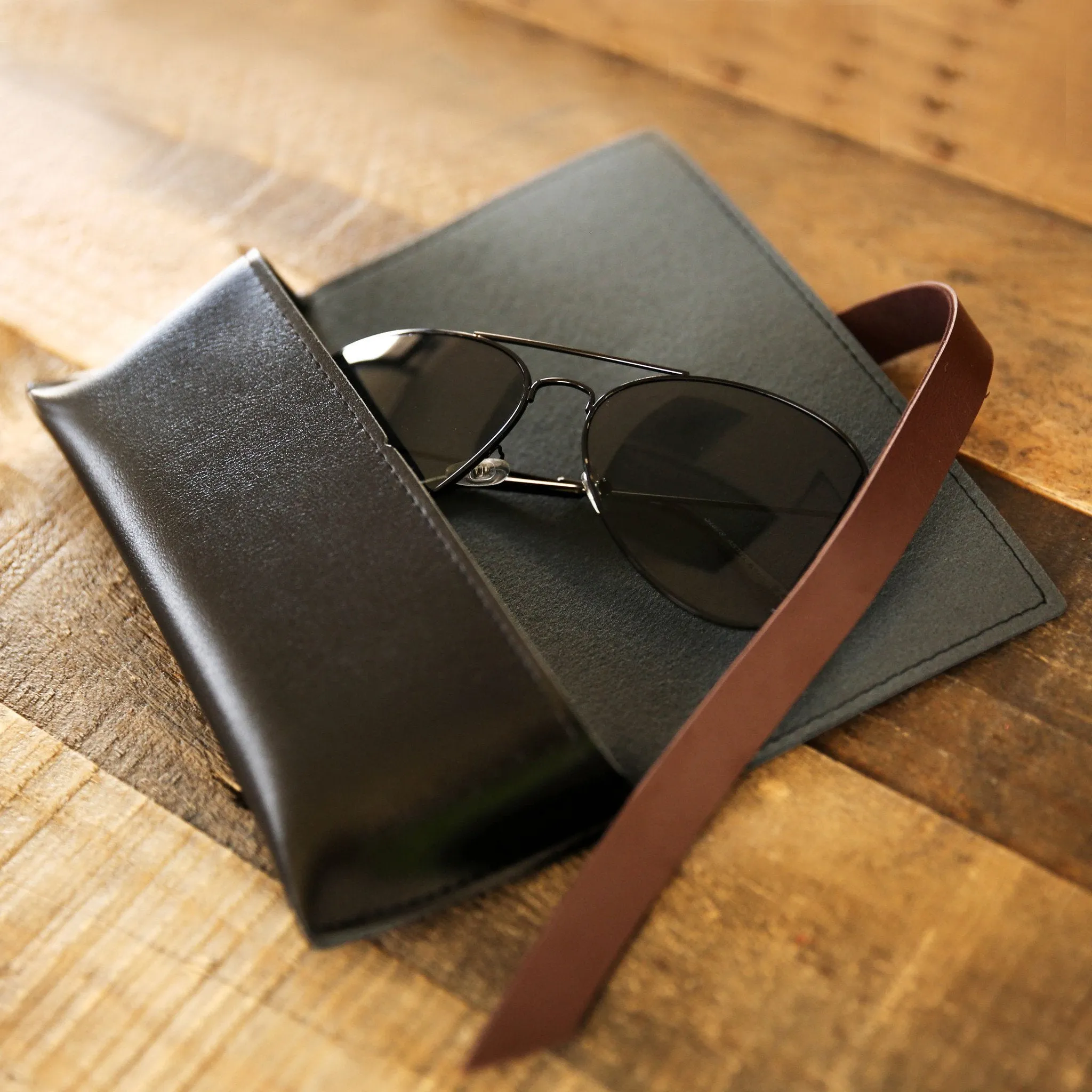 Vintage Faux Leather Wrap Eyewear Glasses Pouch A551
