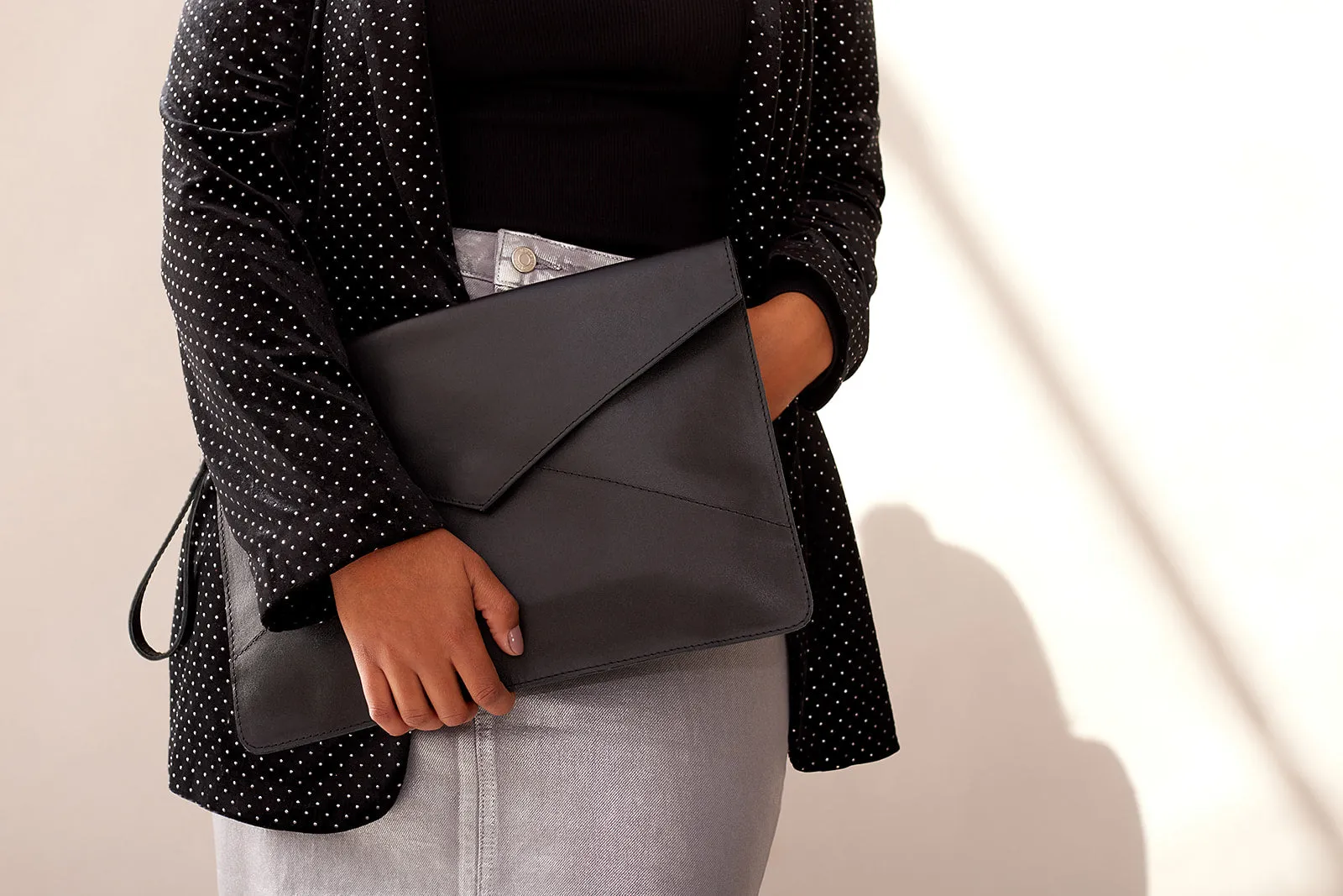 Zahra Leather Envelope Clutch - Black