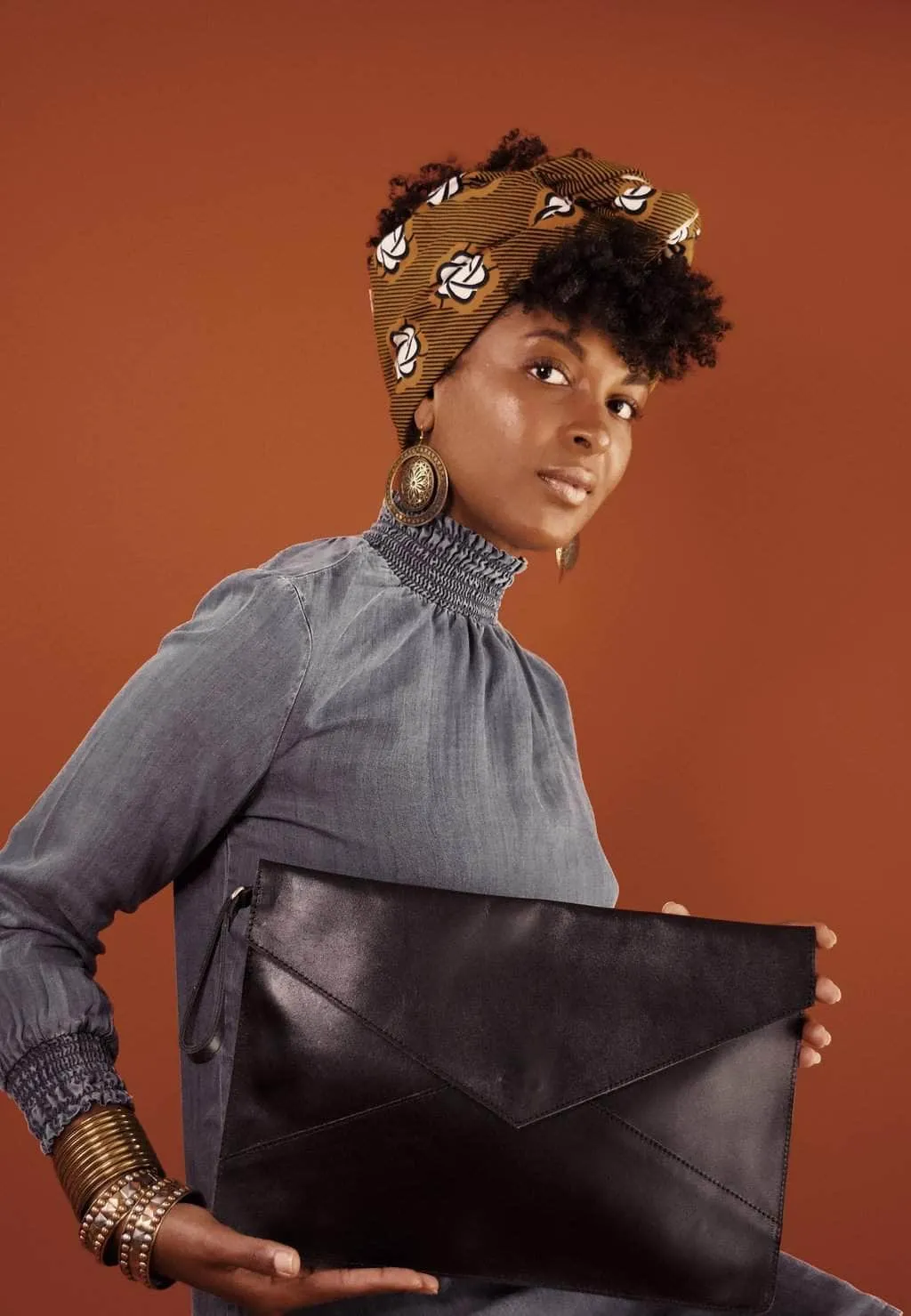 Zahra Leather Envelope Clutch - Black